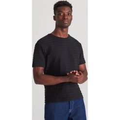 T-shirt z prążkowanej dzianiny - Czarny. Czarne t-shirty damskie Reserved, s, bez wzorów, z dzianiny, bez kołnierzyka. Za 59,99 zł.