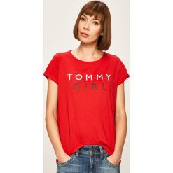 Tommy Hilfiger - T-shirt. Niebieskie bluzki damskie TOMMY HILFIGER, s, z nadrukiem, z bawełny, z okrągłym kołnierzem. Za 179,90 zł.