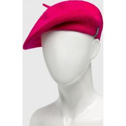 Answear - Beret. Czerwone czapki damskie marki ANSWEAR, z bawełny. W wyprzedaży za 29,90 zł.