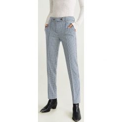 Mango - Spodnie Albertof. Niebieskie spodnie damskie Mango, s, z haftami, z bawełny, casualowe. Za 139,90 zł.