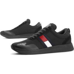 TOMMY HILFIGER TOMMY JEANS FLAG FLEXI > EM0EM00331-990. Sneakersy męskie Tommy Jeans, bez zapięcia. W wyprzedaży za 299,99 zł.