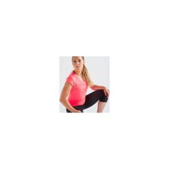 Koszulka fitness kardio damska 100 różowa. Różowe t-shirty damskie DOMYOS, bez wzorów, z elastanu, bez kołnierzyka. Za 19,99 zł.