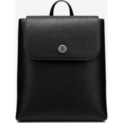 Tommy Hilfiger Core Plecak Czarny. Czarne plecaki damskie TOMMY HILFIGER, w paski, z materiału. Za 652,95 zł.