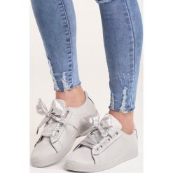 Jasnoszare Buty Sportowe Unite. Czarne buty sportowe damskie marki Born2be. Za 59,99 zł.