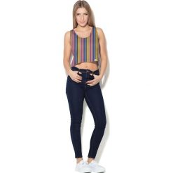 Colour Pleasure Koszulka damska CP-035 264 niebiesko-żółto-różowa r. XS-S. Czerwone bralety marki Colour pleasure, s. Za 64,14 zł.