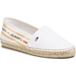 Espadryle TOMMY JEANS - Chunky Tape Espadrille EN0EN00817 White YBS. Białe espadryle damskie Tommy Jeans, bez wzorów, z jeansu, bez obcasa, na płaskiej podeszwie. W wyprzedaży za 179,00 zł.