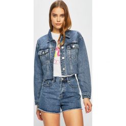 Glamorous - Kurtka jeansowa. Niebieskie kurtki damskie Glamorous, s, bez wzorów, z bawełny, krótkie. W wyprzedaży za 129,90 zł.