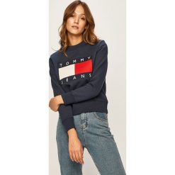 Tommy Jeans - Bluza. Niebieskie bluzy damskie Tommy Jeans, s, z nadrukiem, z bawełny, bez rękawów, bez kaptura. W wyprzedaży za 399,90 zł.