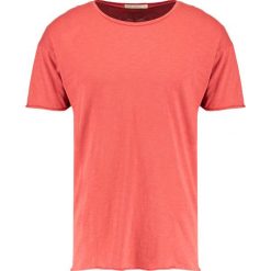 T-shirty męskie: Nudie Jeans ROGER Tshirt basic aurora red