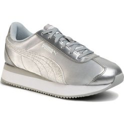 Sneakersy PUMA - 371944 03 Puma Silver/Puma Silver. Szare półbuty damskie Puma, na co dzień, bez wzorów, ze skóry ekologicznej, bez obcasa, na płaskiej podeszwie, bez zapięcia. Za 269,99 zł.