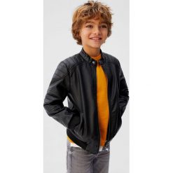 Mango Kids - Kurtka dziecięca Dinis 116-164 cm. Czarne kurtki chłopięce z poliesteru, krótkie. Za 199,90 zł.