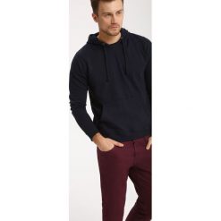 Bluza nierozpinana męska luźna. Bluzy męskie na lato, s, sportowe, z kapturem. W wyprzedaży za 39,99 zł.