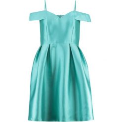 Sukienki hiszpanki: Chi Chi London Curvy NADINE Sukienka koktajlowa green
