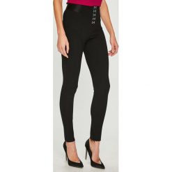 Guess Jeans - Legginsy Aiko. Szare boyfriendy damskie Guess Jeans, l, z dzianiny. Za 369,90 zł.