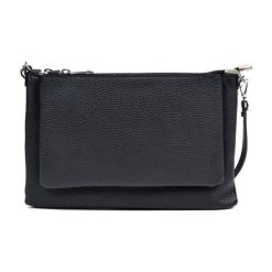 Skórzana torebka w kolorze czarnym - (S)29 x (W)19 cm. Czarne torebki klasyczne damskie marki Wiosenny MUST HAVE, w paski, ze skóry, na ramię, bez dodatków. W wyprzedaży za 209,95 zł.