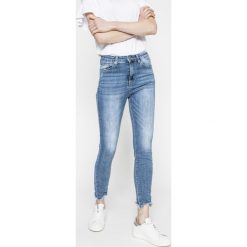 Answear - Jeansy. Niebieskie jeansy damskie rurki marki ANSWEAR, z bawełny, z podwyższonym stanem. W wyprzedaży za 79,90 zł.