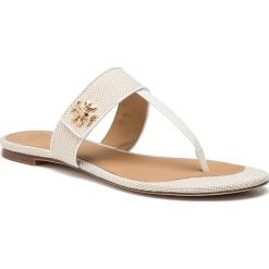 Japonki TORY BURCH - Kira Thong Sandal 55264 Natural/Perfect Ivory 263. Brązowe klapki damskie Tory Burch, bez wzorów, ze skóry ekologicznej, bez obcasa, na obcasie. W wyprzedaży za 569,00 zł.