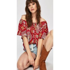Answear - Top. Czerwone bluzki damskie ANSWEAR, s, bez wzorów, z wiskozy, bez kołnierzyka, z krótkim rękawem. W wyprzedaży za 24,90 zł.