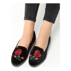 Czarne Lordsy Roses. Czarne lordsy damskie marki Born2be, z materiału. Za 29,99 zł.