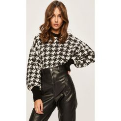Answear - Sweter. Czarne swetry damskie ANSWEAR, s, bez wzorów, z poliesteru, bez rękawów, bez kaptura. W wyprzedaży za 79,90 zł.