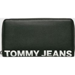 Tommy Jeans - Portfel. Czarne portfele damskie marki Tommy Jeans, z jeansu. Za 269,90 zł.