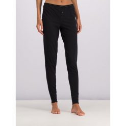 Spodnie piżamowe Calvin Klein Underwear 000QS6103E. Czarne piżamy damskie Calvin Klein Underwear, xs, bez wzorów, z bawełny, bez rękawów. W wyprzedaży za 169,00 zł.