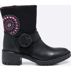 Desigual - Botki Breaker Valkiria. Czarne buty zimowe damskie Desigual, z materiału, z okrągłym noskiem. W wyprzedaży za 249,90 zł.