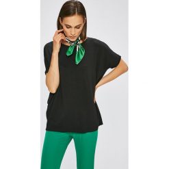 Answear - Top. Żółte bluzki damskie marki ANSWEAR, uniwersalny, bez wzorów, z elastanu, z okrągłym kołnierzem. W wyprzedaży za 39,90 zł.