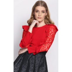 Czerwona Bluzka Solemnly. Czerwone bluzki damskie Born2be, s, bez wzorów, z tkaniny, wizytowe, z okrągłym kołnierzem, z długim rękawem. Za 39,99 zł.