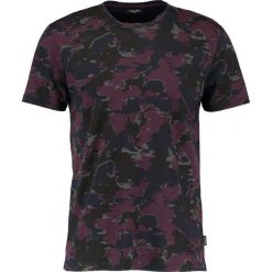 Calvin Klein JALAM Tshirt z nadrukiem purple. Fioletowe t-shirty męskie Calvin Klein, xxl, z nadrukiem, z bawełny. Za 279,00 zł.