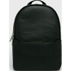 Calvin Klein - Plecak. Czarne plecaki męskie Calvin Klein, bez wzorów, ze skóry ekologicznej. W wyprzedaży za 539,90 zł.