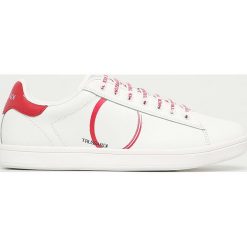 Trussardi Jeans - Buty skórzane. Białe sneakersy męskie Trussardi Jeans, z jeansu, na sznurówki. Za 559,90 zł.