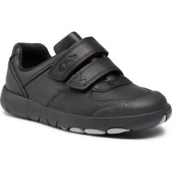 Sneakersy CLARKS - Rex Pace K 261470447 Black Leather. Czarne trampki chłopięce Clarks, bez wzorów, ze skóry ekologicznej, na rzepy. Za 259,00 zł.