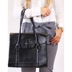 Torebka skórzana damska DAN-A T176 czarna - Czarny. Czarne torebki klasyczne damskie DAN-A, bez wzorów, ze skóry, eleganckie, bez dodatków. Za 299,99 zł.
