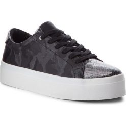 Sneakersy GUESS - FLFHL3 FAB12 BLACK. Czarne sneakersy damskie marki Guess, ze skóry ekologicznej. W wyprzedaży za 299,00 zł.