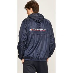Tommy Sport - Kurtka. Czerwone płaszcze męskie Tommy Sport, s, bez wzorów, z poliesteru, sportowe, krótkie, z kapturem. Za 449,90 zł.