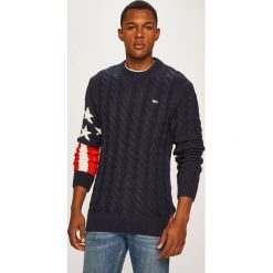 Tommy Jeans - Sweter. Niebieskie swetry męskie Tommy Jeans, s, bez wzorów, z bawełny, z okrągłym kołnierzem, bez kaptura. Za 519,90 zł.