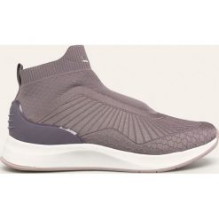 Tamaris - Buty. Różowe buty sportowe damskie Tamaris, bez wzorów, z gumy, sportowe. W wyprzedaży za 179,90 zł.