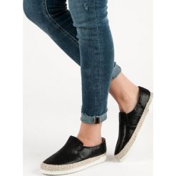 CZARNE SKÓRZANE ESPADRYLE. Czarne espadryle damskie marki FILIPPO, bez wzorów, bez obcasa. Za 82,00 zł.