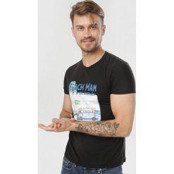 Czarna Koszulka Cirithera. Czarne koszulki męskie Born2be, xxl, bez wzorów, bez kołnierzyka, bez rękawów. W wyprzedaży za 24,99 zł.
