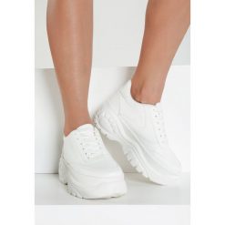 Białe Sneakersy Fair Crush. Białe sneakersy damskie Renee. W wyprzedaży za 79,99 zł.