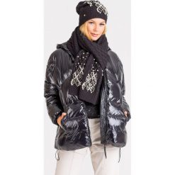 PUCHOWA KURTKA Twinset. Czarne kurtki damskie Twinset, z nadrukiem, z tkaniny, z kapturem. Za 1389,00 zł.