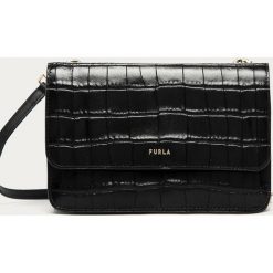Furla - Torebka skórzana Riva. Czarne listonoszki damskie Furla, w paski, z poliesteru, na ramię, małe, bez dodatków. Za 1199,00 zł.