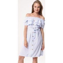 Jasnoniebieska Sukienka Debar. Niebieskie sukienki damskie Born2be, na lato, bez wzorów, z tkaniny, bez kołnierzyka, bez rękawów, mini. Za 39,99 zł.