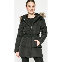 Pepe Jeans - Kurtka puchowa. Czarne kurtki damskie Pepe Jeans, s, bez wzorów, z poliesteru, długie, z kapturem. W wyprzedaży za 499,90 zł.