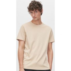 Gładki T-shirt basic - Beżowy. Brązowe t-shirty męskie Reserved, s, bez wzorów, bez kołnierzyka. Za 49,99 zł.