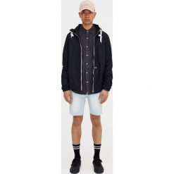 Kurtka z popeliny z kapturem. Czarne kurtki męskie marki Pull&Bear, m. Za 62,90 zł.