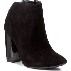 Botki GUESS - Luana FLLUA3 SUE09 BLACK. Czarne botki damskie skórzane marki Guess, na obcasie. W wyprzedaży za 409,00 zł.