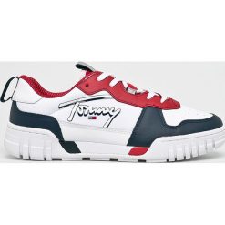 Tommy Jeans - Buty. Białe buty sportowe męskie Tommy Jeans, z jeansu, na sznurówki. W wyprzedaży za 329,90 zł.