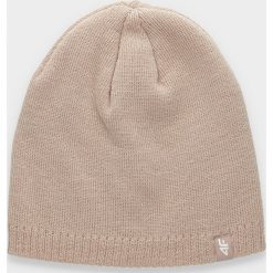 Czapka damska CAD001 - pudrowy koral. Czapki damskie bez wzorów. W wyprzedaży za 19,99 zł.